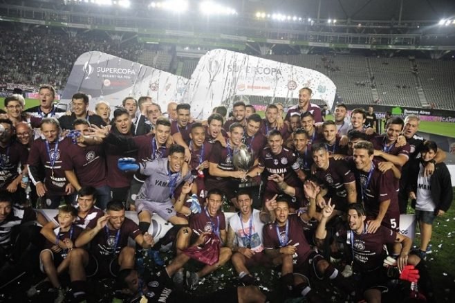 En este momento estás viendo Fútbol: LANÚS SE QUEDÓ CON LA SUPERCOPA ARGENTINA 2017 TRAS VENCER A RIVER POR 3 A 0