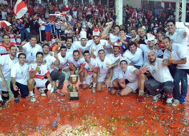 En este momento estás viendo Voley masculino: EN LA LIGA DEPORTIVO MORÓN GRITÓ CAMPEÓN