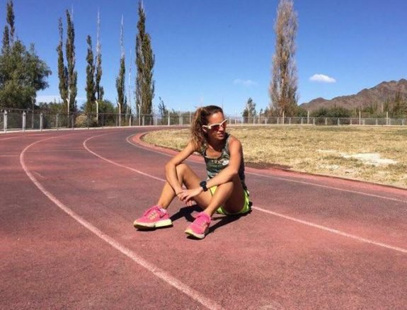 En este momento estás viendo Reportajes y Notas: «LAS MUJERES TENEMOS AGALLAS PARA CORRER» SOSTIENE MARIELA ORTIZ