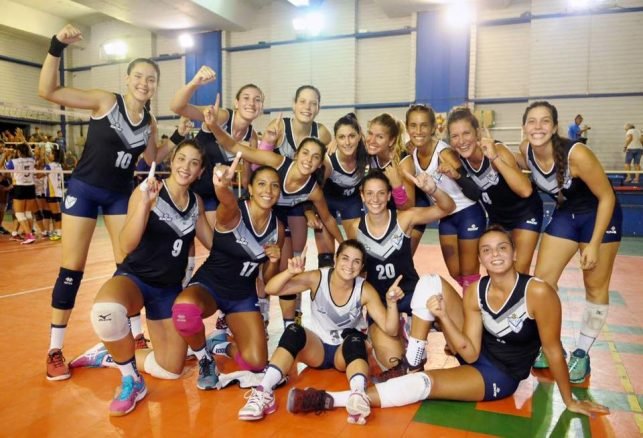 En este momento estás viendo Voley femenina: GELP, VÉLEZ, BOCA Y SAN LORENZO, A SEMIFINALES DE LA LIGA NACIONAL 2017