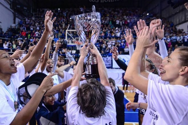 En este momento estás viendo Voley femenino: GIMNASIA Y ESGRIMA LA PLATA, DIGNO CAMPEÓN DE LA LIGA 2017