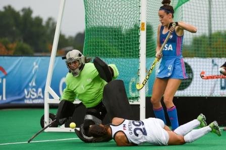 Lee más sobre el artículo Hockey sobre césped femenino: LAS LEONAS GOLEARON A URUGUAY EN LA COPA PANAMERICANA