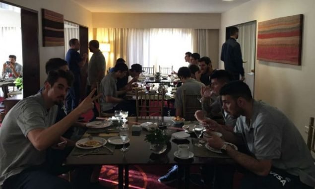 Lee más sobre el artículo Basquet masculino: LA SELECCIÓN ARGENTINA LLEGÓ A SALTA PARA DISPUTAR EL TOP 4