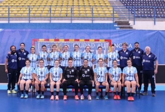 Lee más sobre el artículo Handball femenino: ARGENTINA CERRÓ EL CUADRANGULAR CON UNA VICTORIA Y YA PIENSA EN EL MUNDIAL
