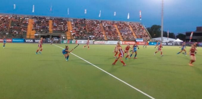 Lee más sobre el artículo Hockey sobre césped femenino: LAS LEONAS CAYERON EN EL CUARTO PARTIDO DE LA SERIE