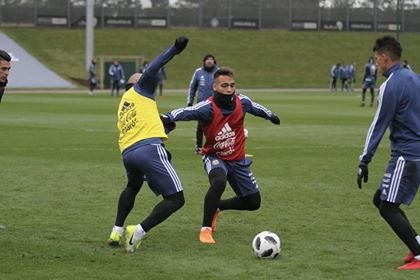 Lee más sobre el artículo Futbol: EL ROMPECABEZAS ALBICELESTE