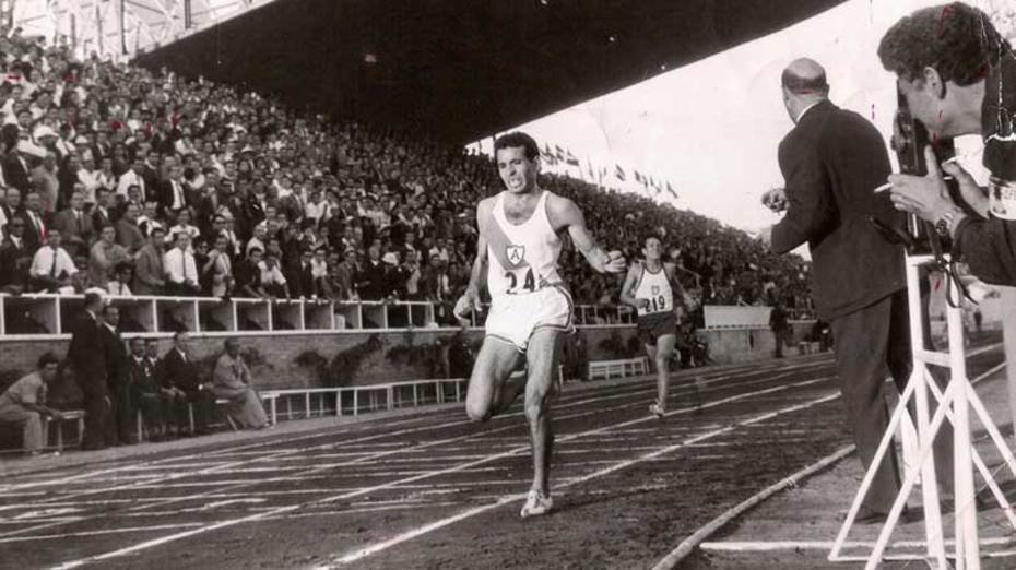En este momento estás viendo Homenajes: EL RECUERDO A OSVALDO SUÁREZ, EL GRAN ATLETA ARGENTINO