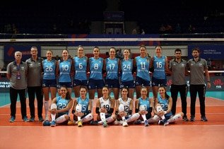 Lee más sobre el artículo Vóley femenino: DEBUT Y DERROTA PARA LAS PANTERAS EN RUSIA