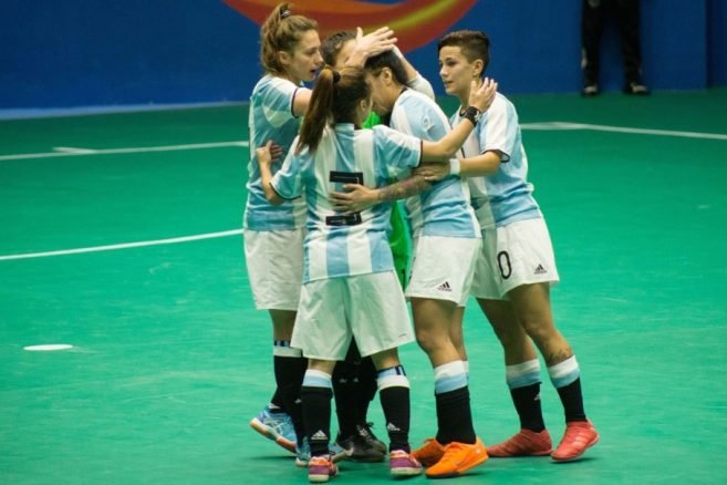 En este momento estás viendo Juegos ODESUR: LAS SELECCIÓN FEMENINA DE FUTSAL SE QUEDÓ SIN MEDALLA
