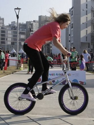 En este momento estás viendo Juegos Olímpicos de la Juventud BA2018: AGUSTINA ROTH, UN SUEÑO QUE VA EN DOS RUEDAS