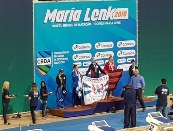 Natación: MACARENA CEBALLOS CONSIGUIÓ DOS RÉCORDS EN BRASIL