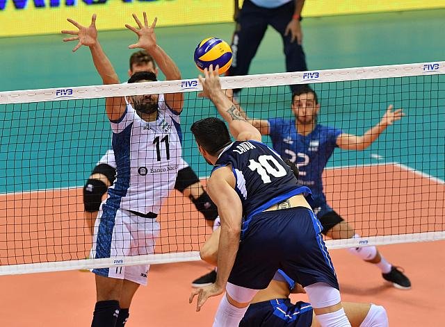 Lee más sobre el artículo Voley masculino: LISTA DE CONVOCADOS POR MÉNDEZ A LA SELECCIÓN PARA LA TEMPORADA 2019