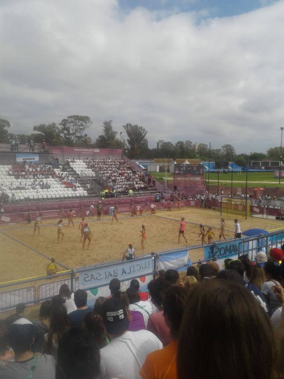 Lee más sobre el artículo YOG BA 2018: NUEVA VICTORIA DOBLE PARA LAS KAMIKAZES EN BEACH HANDBALL