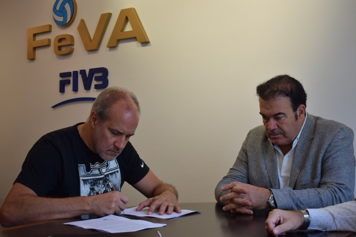 Lee más sobre el artículo Voley Masculino: PRIMERAS DEFINICIONES DE MARCELO MENDEZ, ENTRENADOR DE LA SELECCIÓN