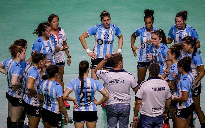Lee más sobre el artículo Handball femenino: ARGENTINA VENCIÓ A CHILE Y CLASIFICÓ AL MUNDIAL 2019