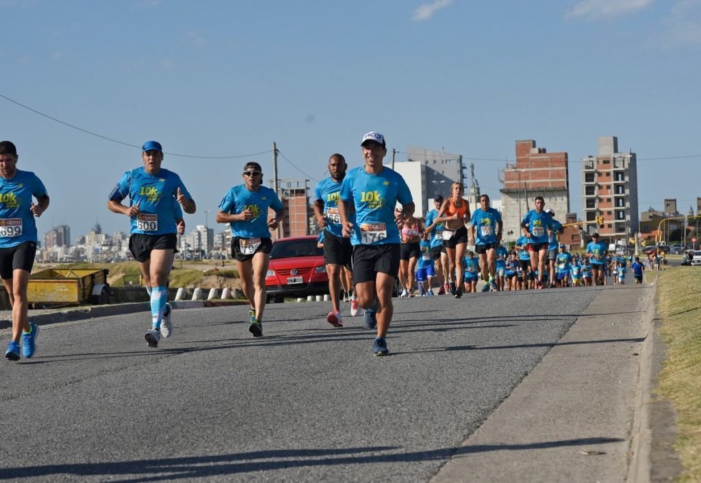 Lee más sobre el artículo Running: OVEJERO Y LACAMOIRE CAMPEONES DE LA CARRERA DEL VERANO