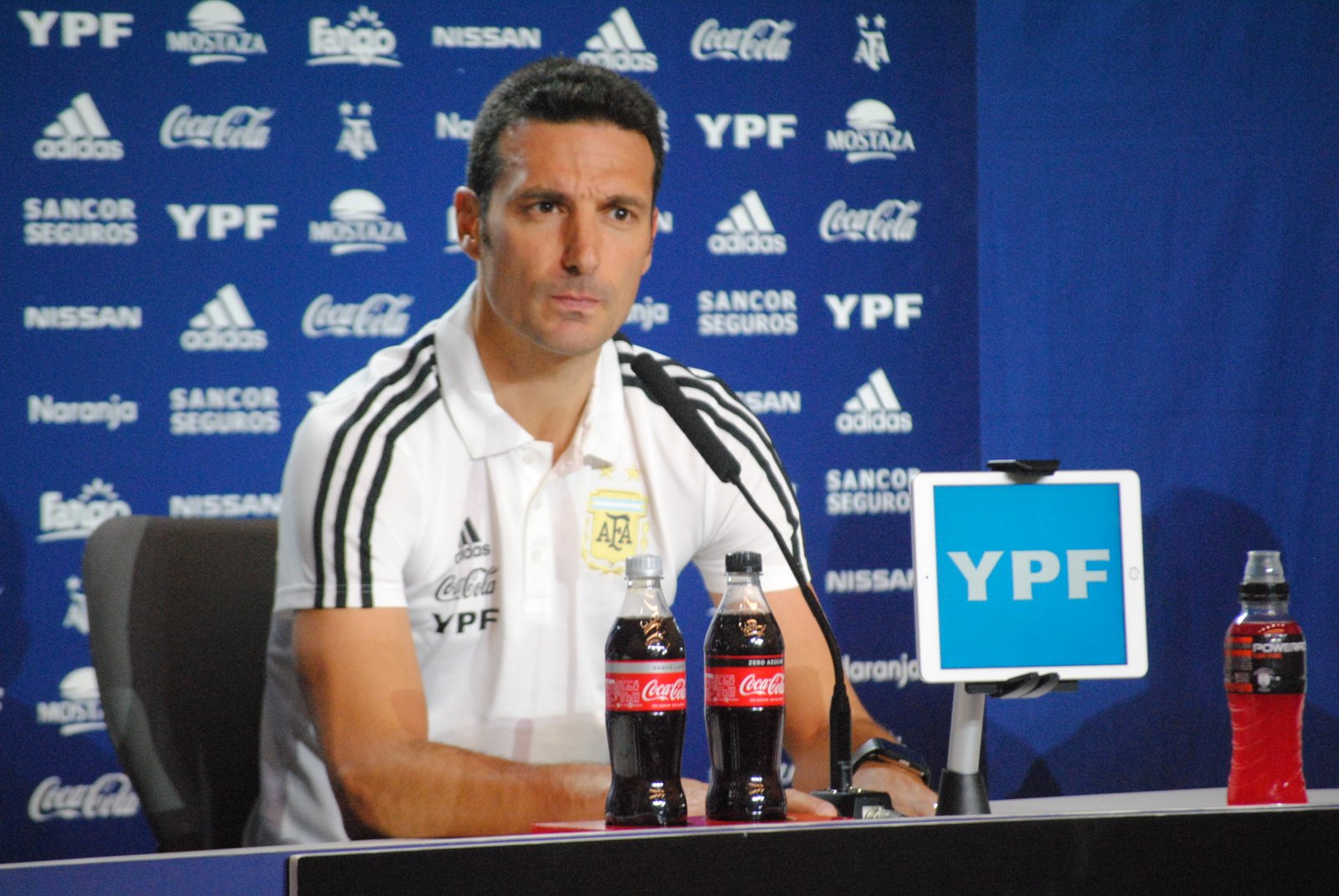 Lee más sobre el artículo Fútbol: SCALONI CONFIRMA EL EQUIPO QUE ENFRENTARÁ A VENEZUELA