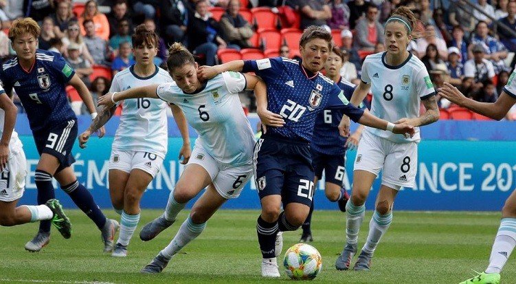 Lee más sobre el artículo Fútbol femenino: ARGENTINA DEBUTÓ CON UN EMPATE CON SABOR A VICTORIA EN EL MUNDIAL DE FRANCIA