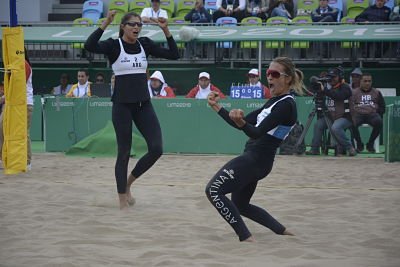 Lee más sobre el artículo Juegos Lima 2019: LAS CHICAS DE BEACH VOLEY VAN POR EL ORO Y LOS CHICOS CAYERON EN SEMIFINALES