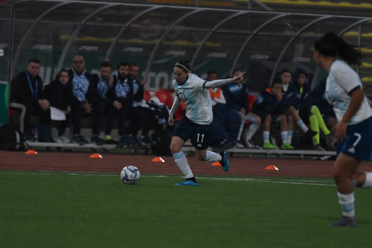 Lee más sobre el artículo Juegos Lima 2019: EN FÚTBOL FEMENINO, ARGENTINA GANÓ Y AVANZÓ A SEMIFINALES