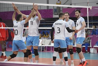 Lee más sobre el artículo Juegos Lima 2019: ARGENTINA VOLVIÓ A GANAR Y VA POR LAS SEMIFINALES EN VOLEY MASCULINO