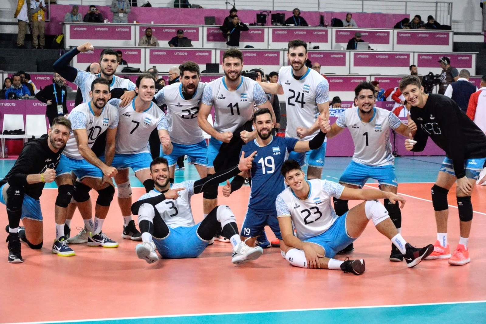 Lee más sobre el artículo Juegos Lima 2019: BRILLANTE DEBUT DEL VÓLEY MASCULINO