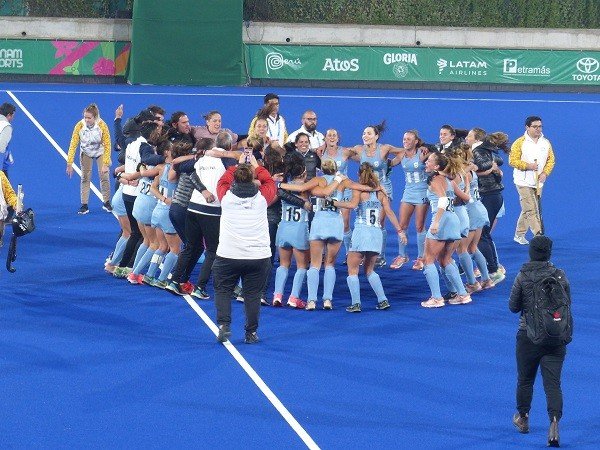 Lee más sobre el artículo Juegos Lima 2019: HOCKEY CÉSPED, VOCES «LEONAS DE ORO» (PARTE 3)