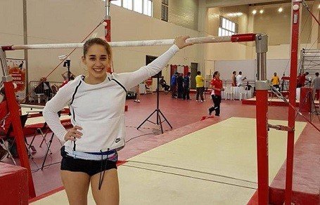 Lee más sobre el artículo Gimnasia Artística: AYELÉN TARABINI VUELVE A LA SELECCIÓN PARA EL MUNDIAL DE STUTTGART