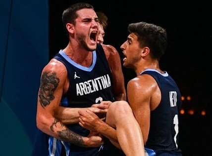 Lee más sobre el artículo Básquet 3×3: LOS CABALLEROS SE METIERON ENTRE LOS OCHO MEJORES EN LOS JUEGOS MUNDIALES DE PLAYA