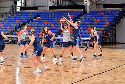 Lee más sobre el artículo Básquet femenino: LAS GIGANTES SE PREPARAN PARA EL PRECLASIFICATORIO DE BAHÍA BLANCA