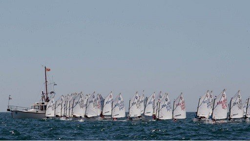 Lee más sobre el artículo Vela/Yachting: EMPIEZA EL ARGENTINO OPTIMIST EN MAR DEL PLATA