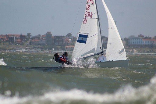 Lee más sobre el artículo Vela/Yachting: CAMPEONATO SUDAMERICANO Y PLAZA OLÍMPICA EN MAR DEL PLATA