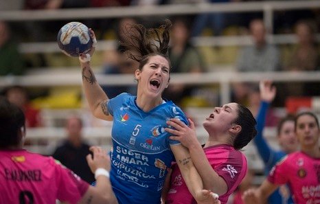 Lee más sobre el artículo Handball femenino: MANUELA PIZZO Y EL SÚPER AMARA BERA BERA, FESTEJARON EN ESPAÑA