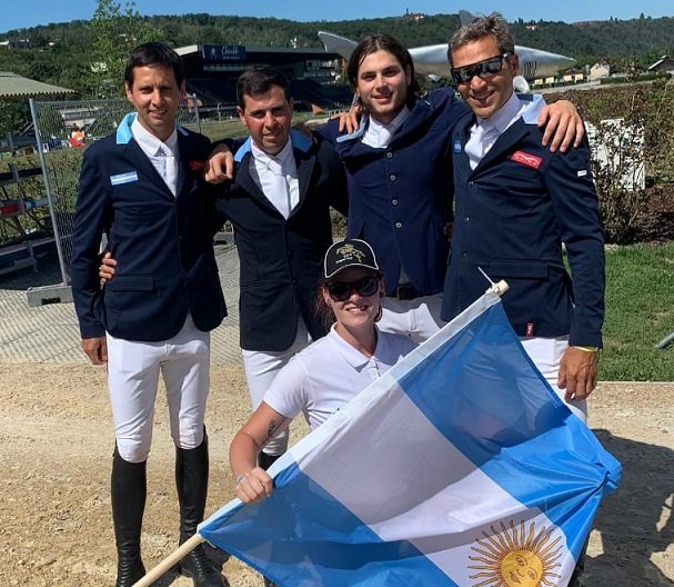 Lee más sobre el artículo Ecuestre/Equitación: ARGENTINA PRESENTÓ EQUIPO EN LA COPA DE NACIONES DE PRAGA