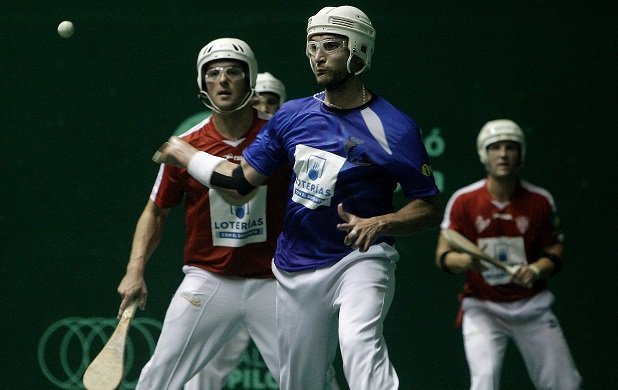 Lee más sobre el artículo Pelota: LA FIPV POSTERGA TODAS SUS COMPETICIONES PARA 2021