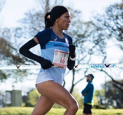 Lee más sobre el artículo Atletismo: BUENAS ACTUACIONES DE ATLETAS ARGENTINOS EN URUGUAY; TAMBIÉN EN BRASIL