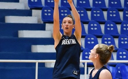 Lee más sobre el artículo Básquet femenino: «HEMOS SIDO UNAS PRIVILEGIADAS» SOSTUVO NATALIA TONDI