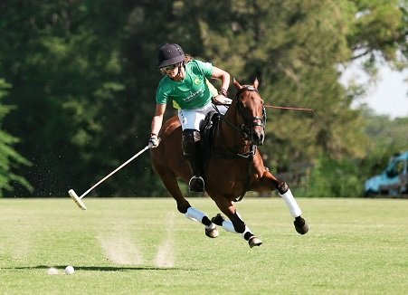 Lee más sobre el artículo Polo femenino: SEMIS DEL ABIERTO ARGENTINO PARA LA DOLFINA BRAVA CON DON URBANO Y EL OVERO Z7 CON LOS SAUCES