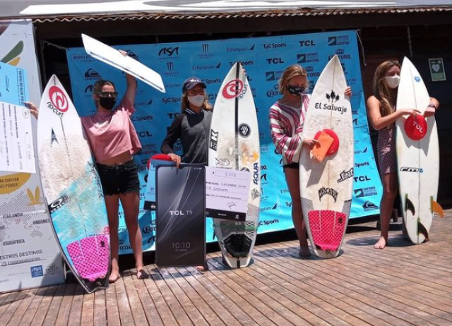 Lee más sobre el artículo Surf: FESTEJOS PARA LELE USUNA Y JOSEFINA ANÉ EN EL HONU BEACH PRO DEL CIRCUITO DE LA ASA