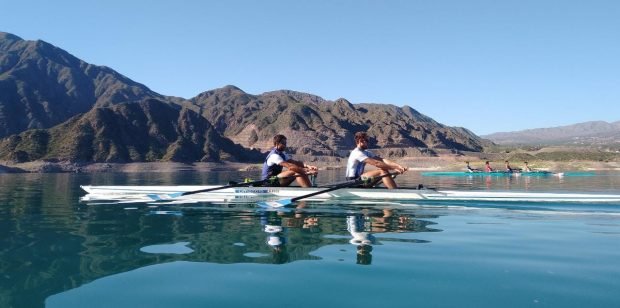 Lee más sobre el artículo Remo: EL EQUIPO PREOLÍMPICO SE PREPARA EN MENDOZA