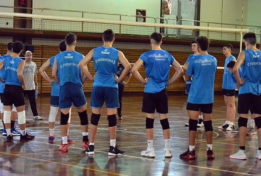Lee más sobre el artículo Voley masculino: LA SELECCIÓN MENOR VOLVIÓ AL TRABAJO EN EL CENARD