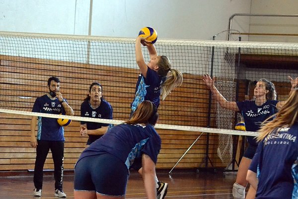 Lee más sobre el artículo Voley femenino: VUELTA AL TRABAJO PARA LA SELECCIÓN JUVENIL