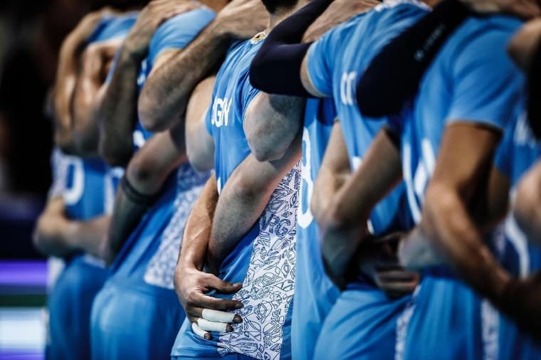 En este momento estás viendo Vóley masculino: LA SELECCIÓN ARGENTINA VIAJÓ RUMBO A ITALIA CON PLANTEL REDUCIDO POR CASOS POSITIVOS DE COVID-19