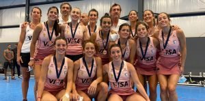 Lee más sobre el artículo Hockey Pista: LA SELECCIÓN FEMENINA GANÓ EL BRONCE EN EL CAMPEONATO PANAMERICANO