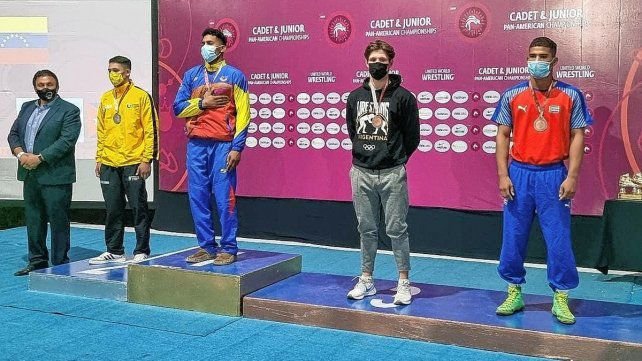 En este momento estás viendo Lucha: LINDA MACHUCA Y LAUTARO SEGHESSO GANARON MEDALLA DE PLATA Y FRANCO CHIALANZA, MEDALLA DE BRONCE EN EL PANAMERICANO JUVENIL