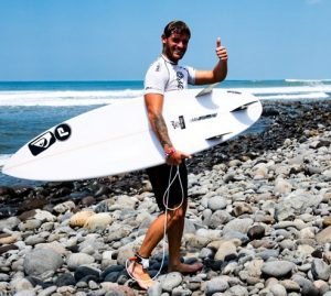 Lee más sobre el artículo Surf: ANÉ, PELLIZZARI, MUÑIZ E INDURAIN, A RONDA 3 EN EL SALVADOR