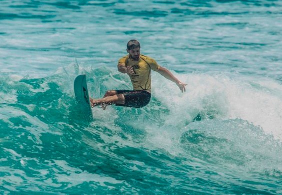 En este momento estás viendo Surf: MUÑIZ FUE ELIMINADO EN EL SALVADOR; MAÑANA COMPETIRÁ INDURAIN BUSCANDO LA PLAZA OLÍMPICA