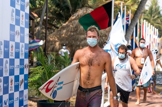 En este momento estás viendo Surf: LEANDRO USUNA ES EL PRIMER SURFISTA OLÍMPICO DE LA ARGENTINA