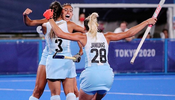 En este momento estás viendo JJOO Tokio 2020: HOCKEY CÉSPED FEMENINO [ LAS LEONAS CONSIGUIERON UN CONTUNDENTE TRIUNFO SOBRE ESPAÑA