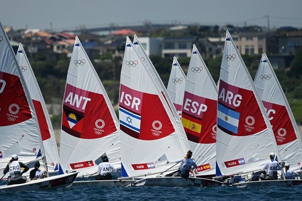 En este momento estás viendo JJOO Tokio 2020: YACHTING VELA | COMENZÓ LA COMPETENCIA EN WINDSURF, LASER Y LASER RADIAL